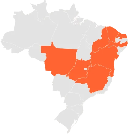 Mapa do Brasil com destaque em laranja para os estados onde a empresa atua com Geração Distribuída de energia solar